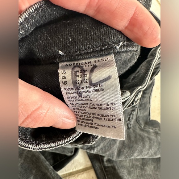 American Eagle Next Level Flex Black Jeans with Knee Holes Size 29x32 - Picture 8 of 9